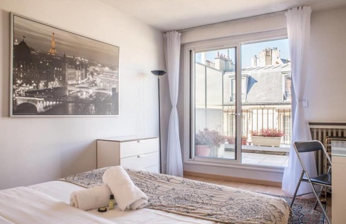 Passy Apartment | Large flat for 4 people with terrace and view on the Eiffel Tower