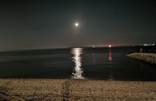Dover Apartment | Large flat in Regency property next to Dover Port and White Cliffs with parking