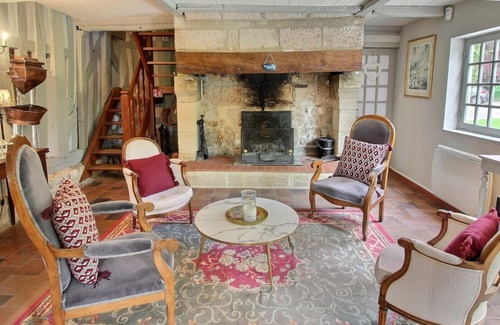 Saint-Etienne-la-Thillaye House | Large Norman gîte and small outbuilding