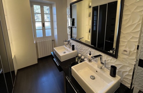 Saint-Paul-Trois-Chateaux House | Large charming house in a small town in the Drôme Provençale,