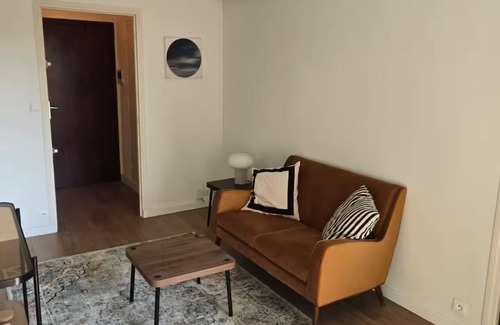 Rueil-Malmaison Apartment | Large fully equipped studio with terrace