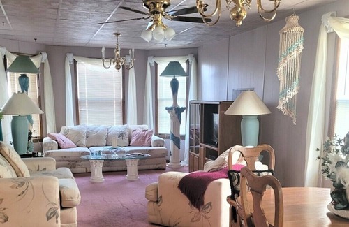 Schenectady Apartment | Large Fully Furnished 1 Bedroom Flat