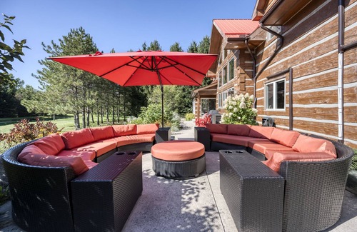Dashwood House | Large Grand Bend Getaway. Swim, Golf, Relax