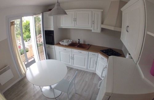 La Cadiere-d'Azur Apartment | Large ground floor of a villa in the village, near the sea