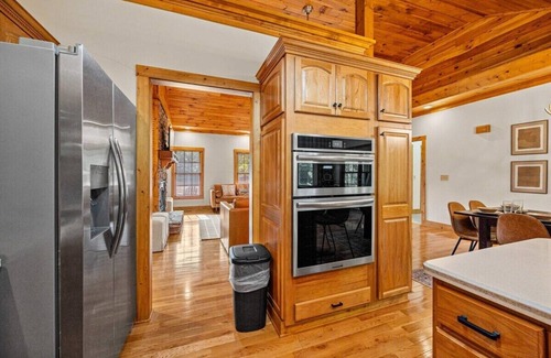 Sevierville Apartment | Large Group Fall Retreat | Hot Tub, Games, Firepit