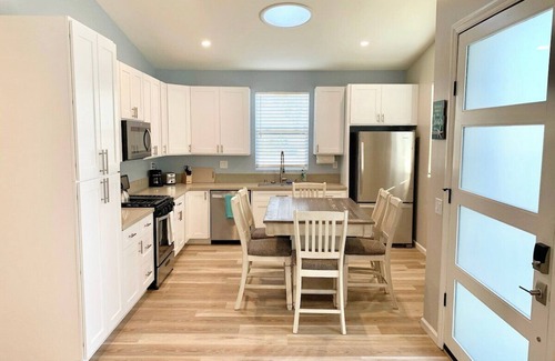 Townsite House | Large Group Retreat in Oceanside. 2 houses. 6 rooms. 1.5 mi to the beach!