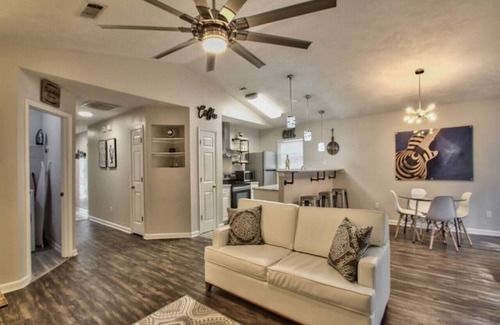 Tallahassee House | Large Groups Welcome (Go Seminoles, Go Rattlers)