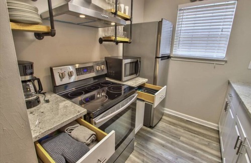 Tallahassee House | Large Groups Welcome (Go Seminoles, Go Rattlers)