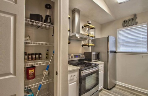 Tallahassee House | Large Groups Welcome (Go Seminoles, Go Rattlers)