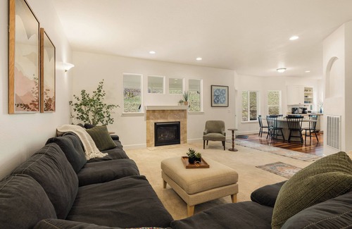 Fox Hollow House | Large Groups Welcome! 4100sq feet! Giant hot tub, game room, views!