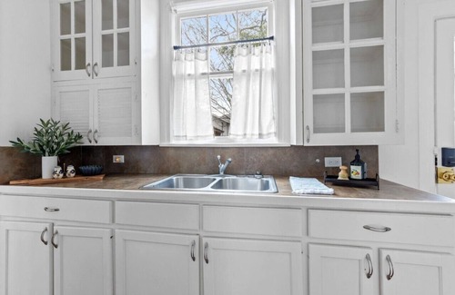 New Iberia House | Large Groups Welcome - 2 Homes Next Door