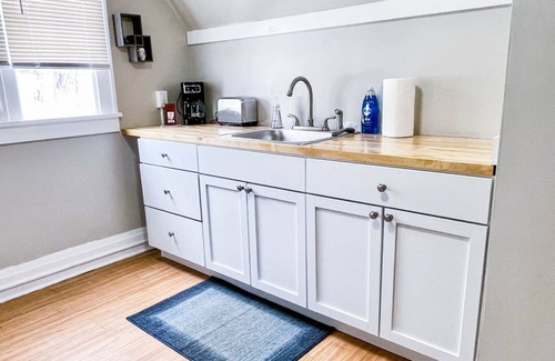 Ithaca House | Large Historic Home on Cornell's Campus. 8 bedrooms 2 bath