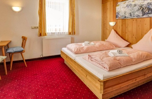 Huben Apartment | large holiday apartment in Längenfeld near the ski area