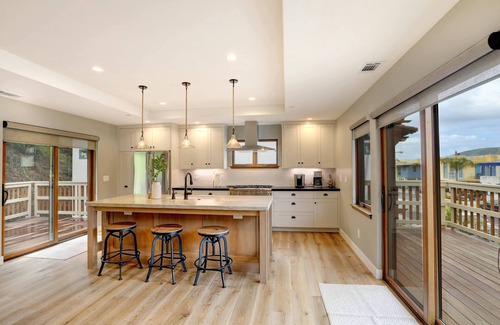 Avila Beach House | Large Home - A Wave From It All - Best of Avila - 5 Bdrm - sleeps 12