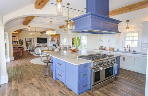 Hamilton Parish House | Large home at one of the highest in Tuckerstown, newly renovated.