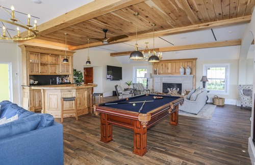 Hamilton Parish House | Large home at one of the highest in Tuckerstown, newly renovated.