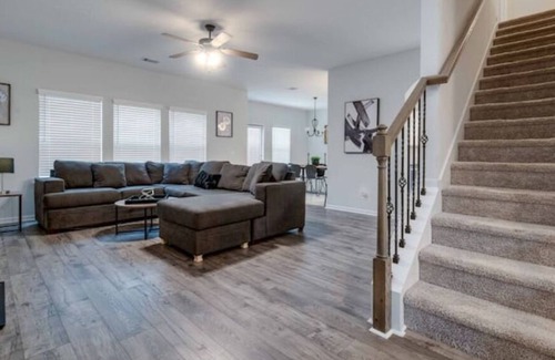 Flemington House | Large Home Conveniently Located Quiet Neighborhood
