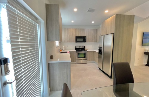 West Little Havana House | Large Home Near Brickell | Miami Beach | Calle Ocho
