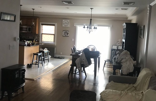 Lynbrook House | LARGE HOME Near NYC, BEACHES, AIRPORT, HAMPTONS