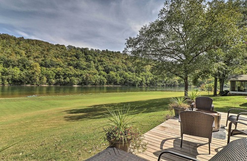 Norfork House | Large Home on White River w/ Fire Pit & Grill!