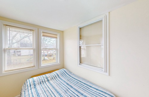 Onset House | Large home - W/D & firepit - special rates Oct-May