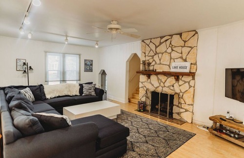 Michiana House | Large home with heated inground pool and hot tub. Close to beach!