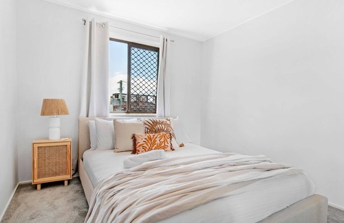Mermaid Beach House | Large Home with Ocean Views on Mermaid Beach