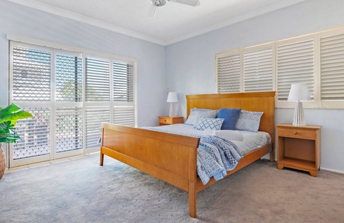 Mermaid Beach House | Large Home with Ocean Views on Mermaid Beach
