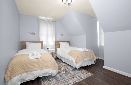 Fayetteville House | Large home with pool 10 minutes to Fort Bragg