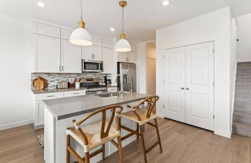 Park City House | Large, hot tub, mtn. views, 2 car garage, e-bikes included! 3D Tour and Vid