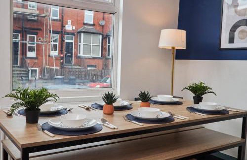 Leeds House | Large House Close To Leeds - Ideal For Groups