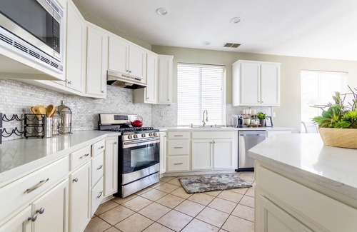 Elk Grove House | Large house in a safe new neighborhood