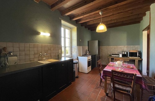 Chappes Cottage | Large house in Chappes with private pool and pets allowed