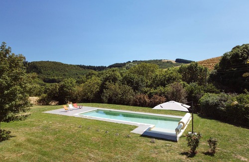 Vauxrenard House | Large house in the vineyards, with character and a large secure swimming pool