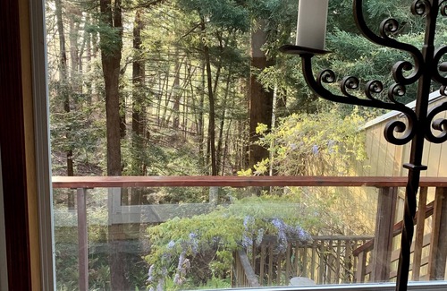 Fortuna House | Large house Up in the Redwoods perfect for large families. Pet friendly.