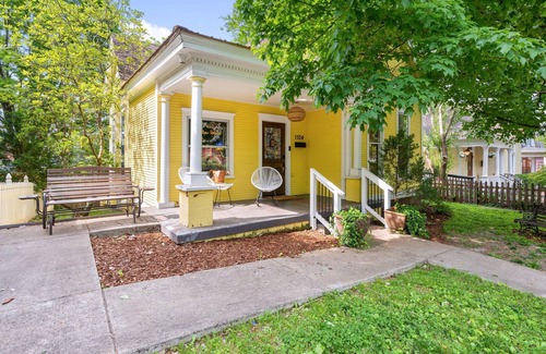 Lockeland Springs House | Large House - Walkable Area - 1.5 Miles to Broadway!