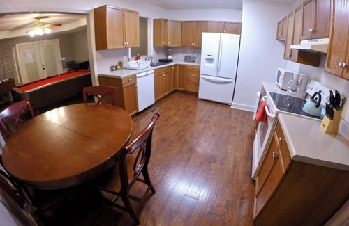 Murfreesboro House | Large House with Pool Table, Foosball, Ping Pong