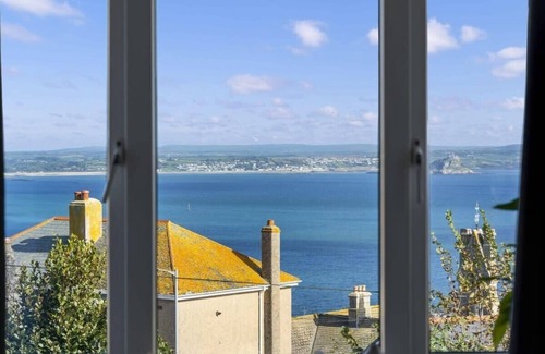 Newlyn House | Large House with Panoramic Sea Views & Parking
