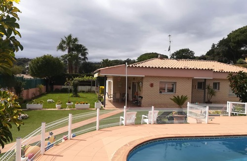Calonge House | Large house with private garden/pool at 1500 meters from the sea (Playa de Aro)