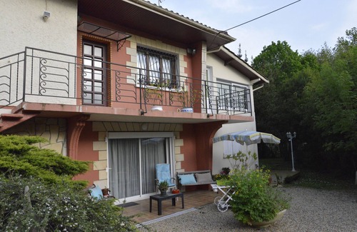 Ambares-et-Lagrave Apartment | Large independent studio near Bordeaux
