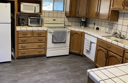 Twain Harte Cabin | Large indoor space+Close to skiing + Dog Friendly