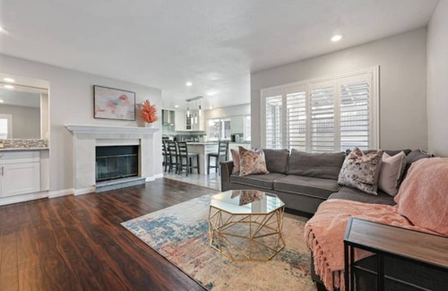 Sorrento Valley House | Large Inviting Home Near La Jolla and Del Mar