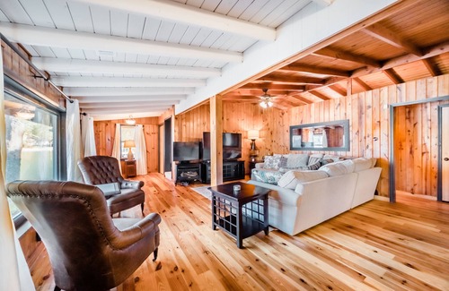 Eclectic House | Large Lake House-Big Water Views -Sparkling Water Views out of every window!