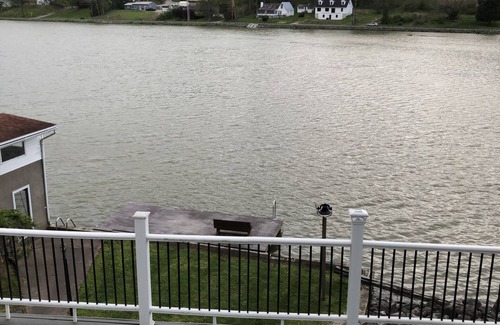 Waverly House | LARGE LAKE HOUSE with HOT TUB and GAME ROOM