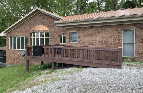 Falls of Rough House | Large Lakefront Home on Rough River Lake Sleeps 23