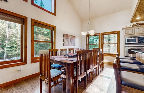 McCall Cabin | Large log cabin with mountain views, pool, hot tub, & tennis