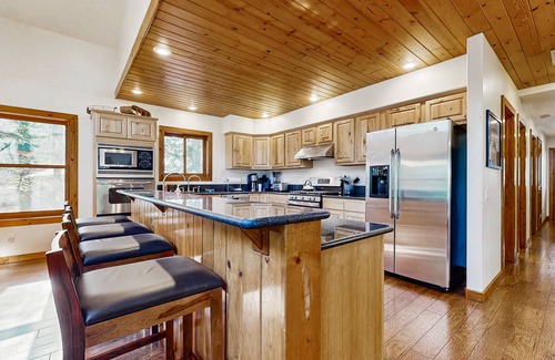 McCall Cabin | Large log cabin with mountain views, pool, hot tub, & tennis