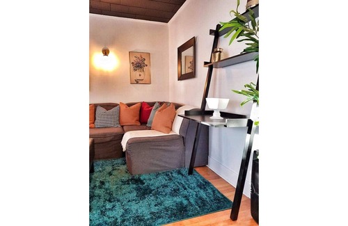 Halifax House | Large luxurious 3 bdrm home pet friendly/yard