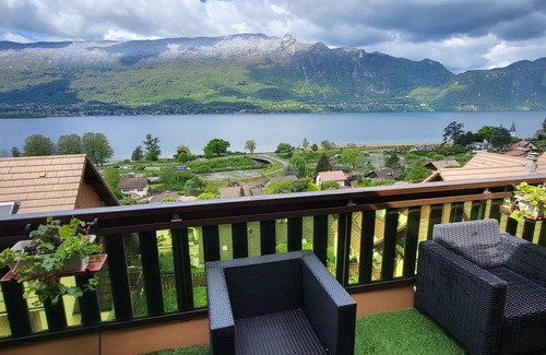 Chamonix City Centre Apartment | Large luxury apartment on Lac du Bourget
