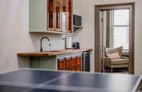 Oshkosh Apartment | Large Luxury Downtown Loft - Walk to Everything Free Parking